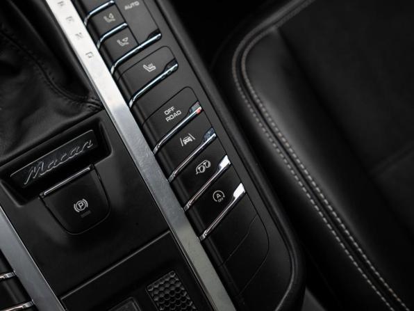 Porsche Macan I с пробегом 2016 года, цена 3 599 000 рублей, 142334 км, внедорожник, Автокод Объявления