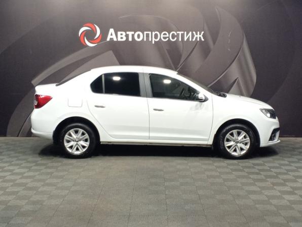 Renault Logan II Рестайлинг с пробегом 2018 года, цена 940 000 рублей, 98000 км, седан, Автокод Объявления