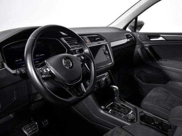 Volkswagen Tiguan II с пробегом 2018 года, цена 2 850 000 рублей, 73198 км, внедорожник, Автокод Объявления