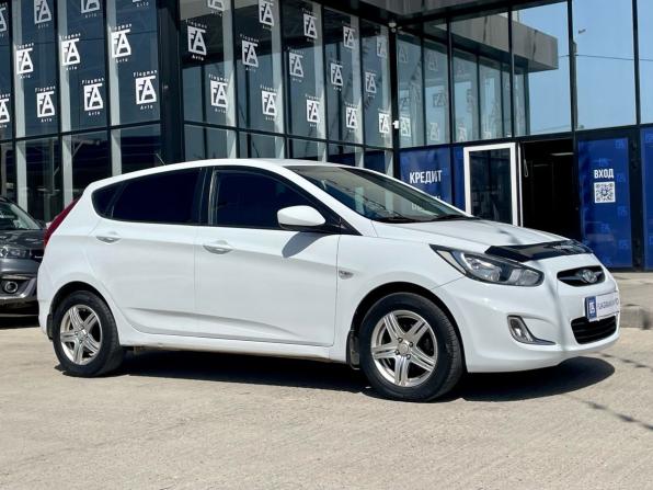 Hyundai Solaris I с пробегом 2014 года, цена 865 000 рублей, 185500 км, хэтчбек, Автокод Объявления