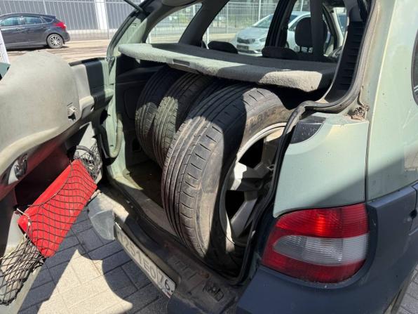 Renault Scenic I Рестайлинг с пробегом 2003 года, цена 399 000 рублей, 172337 км, компактвэн, Автокод Объявления