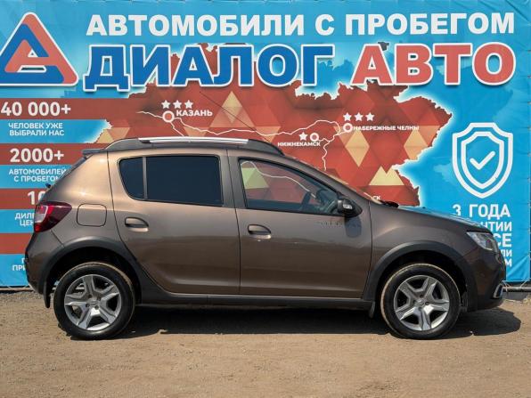 Renault Sandero II Рестайлинг с пробегом 2020 года, цена 1 200 000 рублей, 81000 км, хэтчбек, Автокод Объявления