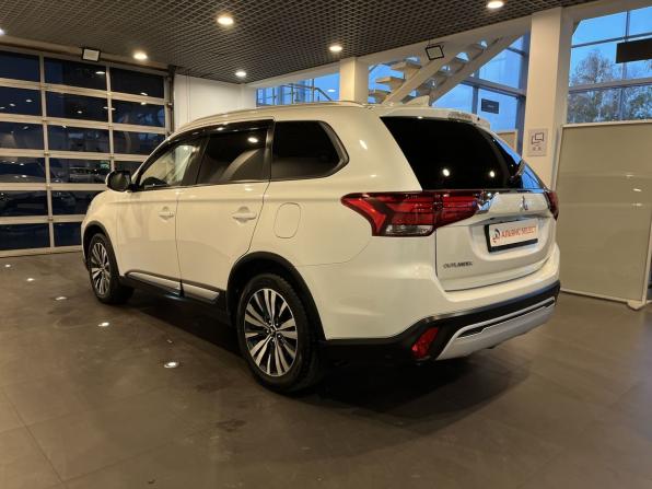 Mitsubishi Outlander III Рестайлинг 3 с пробегом 2020 года, цена 2 460 000 рублей, 64925 км, внедорожник, Автокод Объявления