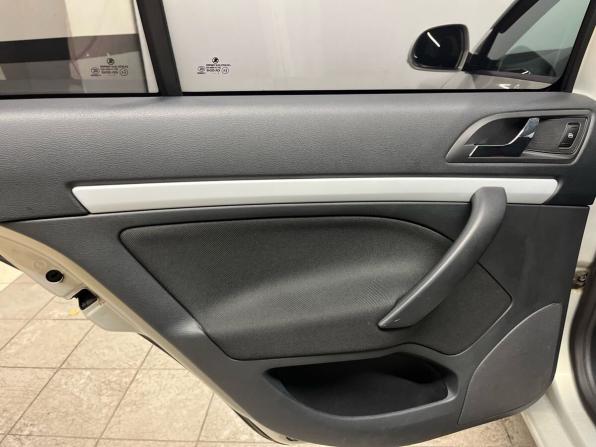 Skoda Octavia II (A5) Рестайлинг с пробегом 2011 года, цена 658 000 рублей, 254000 км, лифтбек, Автокод Объявления