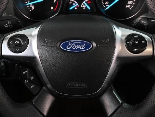Ford Kuga II с пробегом 2015 года, цена 1 375 000 рублей, 237247 км, внедорожник, Автокод Объявления