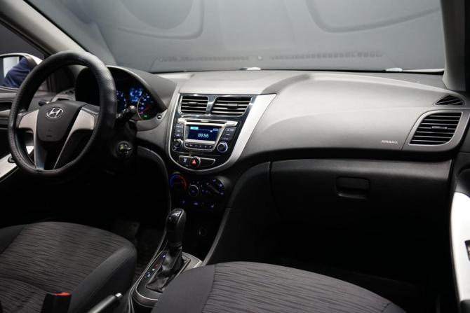 Hyundai Solaris I Рестайлинг с пробегом 2015 года, цена 1 080 000 рублей, 204000 км, хэтчбек, Автокод Объявления