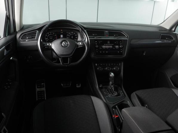 Volkswagen Tiguan II с пробегом 2018 года, цена 2 489 000 рублей, 98081 км, внедорожник, Автокод Объявления