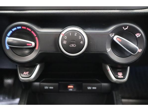 Kia Rio IV Рестайлинг с пробегом 2021 года, цена 1 395 000 рублей, 140942 км, седан, Автокод Объявления