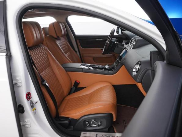 Jaguar XJ IV (X351) Рестайлинг с пробегом 2019 года, цена 3 940 000 рублей, 97620 км, седан, Автокод Объявления