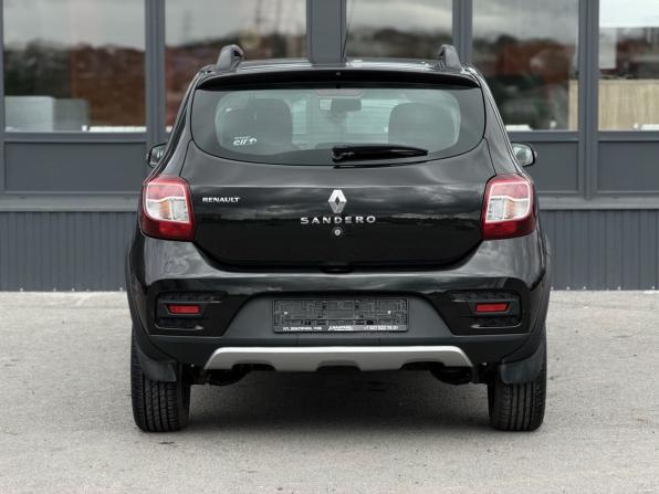 Renault Sandero II с пробегом 2017 года, цена 1 120 000 рублей, 69900 км, хэтчбек, Автокод Объявления