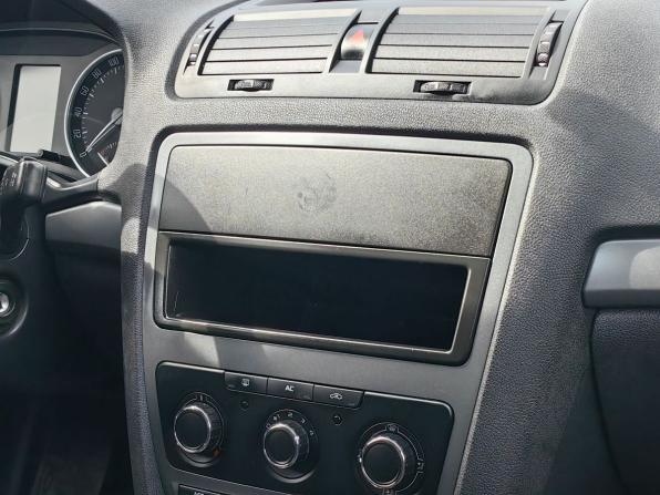 Skoda Octavia II (A5) Рестайлинг с пробегом 2012 года, цена 669 000 рублей, 176000 км, лифтбек, Автокод Объявления