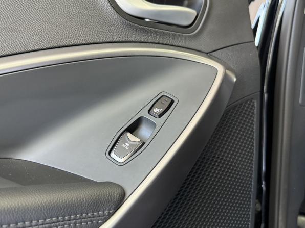 Hyundai Santa Fe III Рестайлинг с пробегом 2018 года, цена 2 370 000 рублей, 99718 км, внедорожник, Автокод Объявления