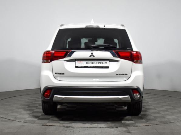 Mitsubishi Outlander III Рестайлинг 2 с пробегом 2017 года, цена 1 910 000 рублей, 93100 км, внедорожник, Автокод Объявления