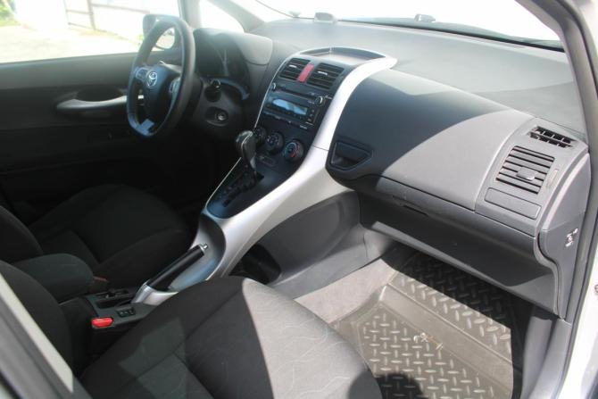 Toyota Auris I Рестайлинг с пробегом 2011 года, цена 970 000 рублей, 171000 км, хэтчбек, Автокод Объявления