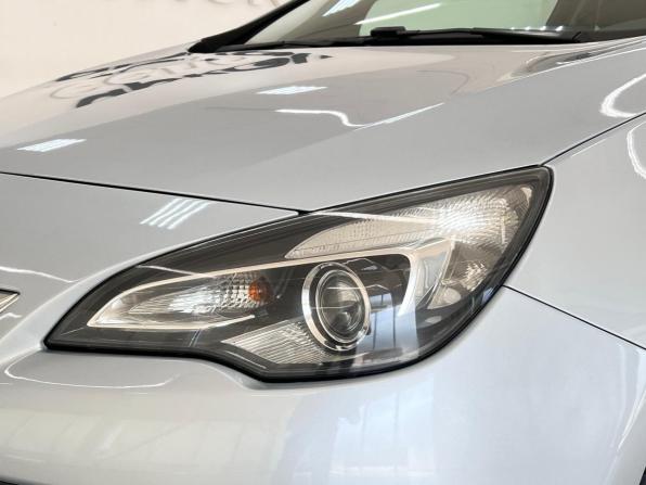 Opel Astra J Рестайлинг с пробегом 2014 года, цена 900 000 рублей, 151300 км, хэтчбек, Автокод Объявления
