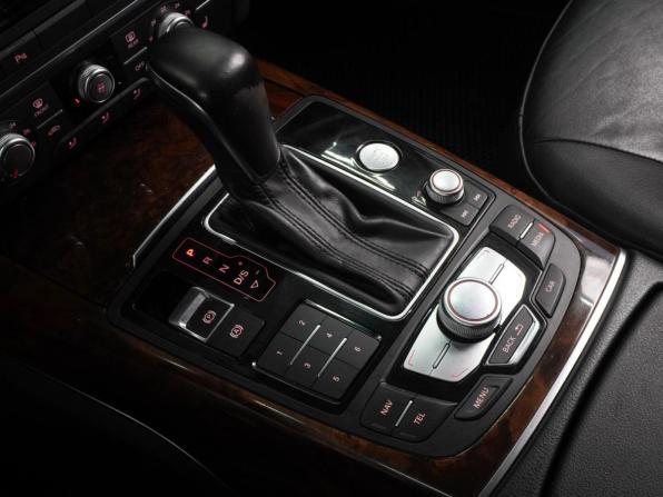 Audi A6 IV (C7) Рестайлинг с пробегом 2015 года, цена 1 619 000 рублей, 201890 км, седан, Автокод Объявления
