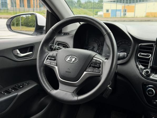 Hyundai Solaris II Рестайлинг с пробегом 2021 года, цена 1 543 000 рублей, 97145 км, седан, Автокод Объявления