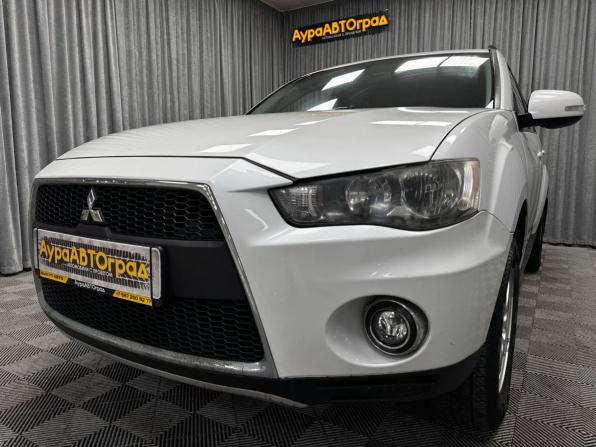 Mitsubishi Outlander II Рестайлинг с пробегом 2011 года, цена 1 250 000 рублей, 263114 км, внедорожник, Автокод Объявления