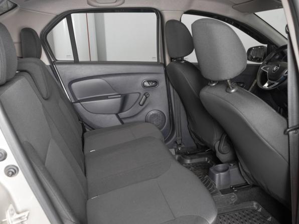 Renault Logan II Рестайлинг с пробегом 2019 года, цена 874 700 рублей, 51240 км, седан, Автокод Объявления