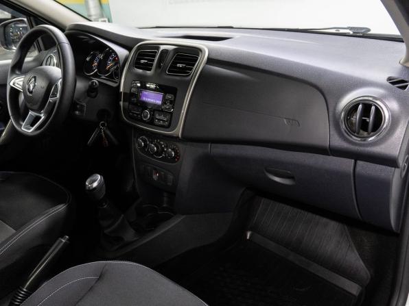 Renault Logan II Рестайлинг с пробегом 2022 года, цена 1 175 000 рублей, 49545 км, седан, Автокод Объявления