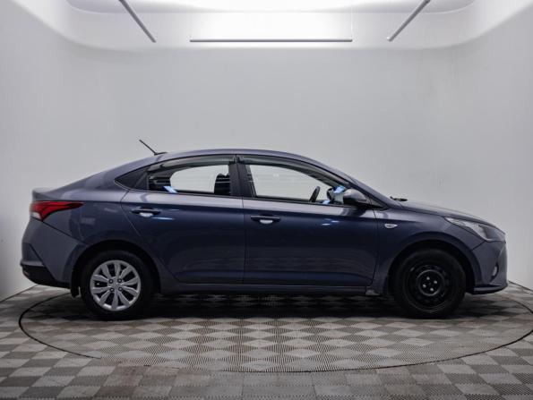 Hyundai Solaris II Рестайлинг с пробегом 2021 года, цена 1 364 000 рублей, 132796 км, седан, Автокод Объявления
