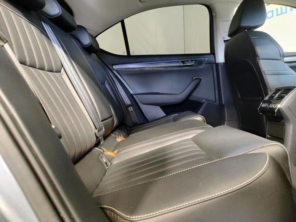 Skoda Superb III Рестайлинг с пробегом 2020 года, цена 2 789 000 рублей, 130654 км, лифтбек, Автокод Объявления