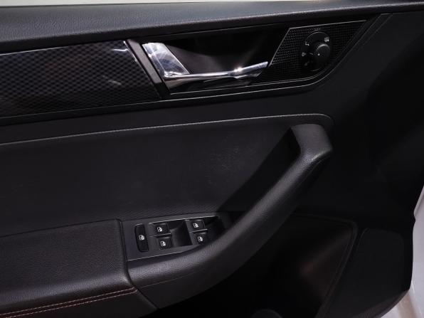 Skoda Rapid I Рестайлинг с пробегом 2019 года, цена 1 350 000 рублей, 57000 км, лифтбек, Автокод Объявления