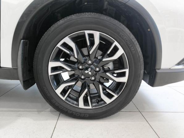 Mitsubishi Outlander III Рестайлинг 3 с пробегом 2022 года, цена 3 200 000 рублей, 48172 км, внедорожник, Автокод Объявления