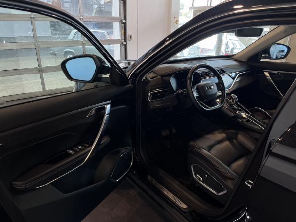 Geely Atlas Pro с пробегом 2023 года, цена 1 920 000 рублей, 82398 км, внедорожник, Автокод Объявления