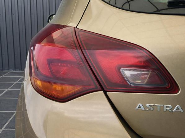 Opel Astra J Рестайлинг с пробегом 2012 года, цена 897 000 рублей, 107928 км, хэтчбек, Автокод Объявления