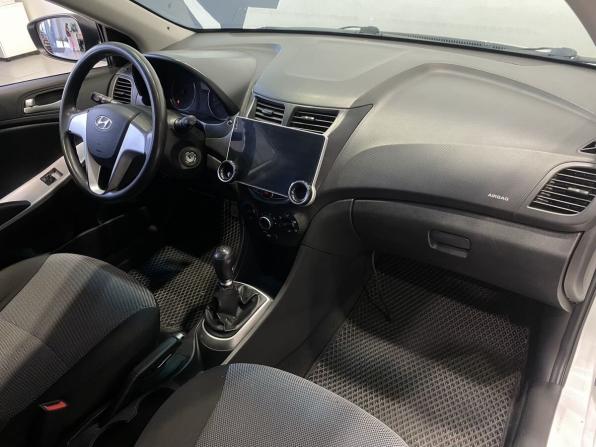 Hyundai Solaris I с пробегом 2012 года, цена 779 900 рублей, 186000 км, седан, Автокод Объявления