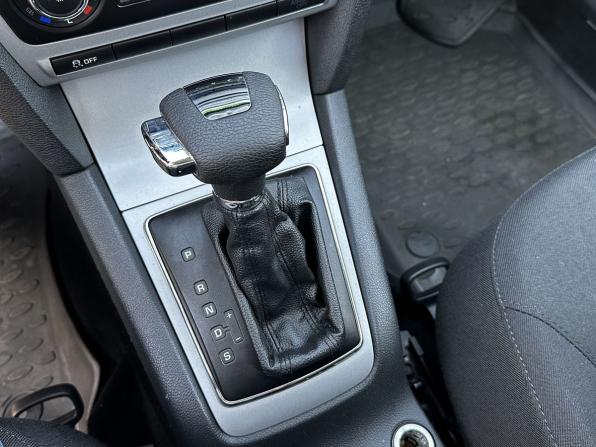 Skoda Octavia II (A5) Рестайлинг с пробегом 2012 года, цена 935 000 рублей, 230462 км, универсал, Автокод Объявления