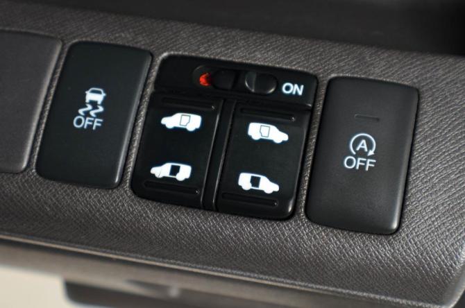 Honda Stepwgn IV Рестайлинг с пробегом 2012 года, цена 1 649 000 рублей, 167717 км, минивэн, Автокод Объявления