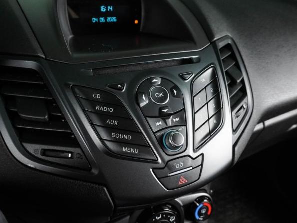 Ford Fiesta Mk6 Рестайлинг с пробегом 2015 года, цена 774 000 рублей, 140103 км, седан, Автокод Объявления