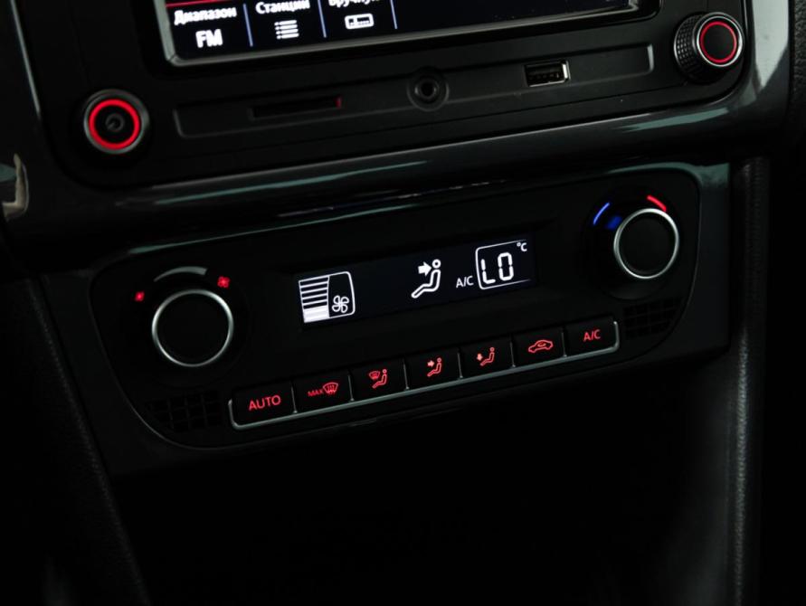Volkswagen Polo V Рестайлинг Санкт-Петербург  - изображение 17