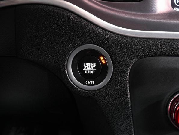 Dodge Charger VII (LD) Рестайлинг с пробегом 2019 года, цена 3 349 000 рублей, 168049 км, седан, Автокод Объявления
