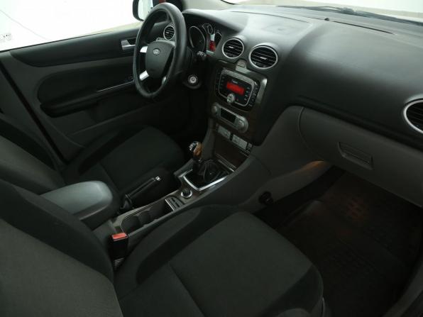 Ford Focus II Рестайлинг с пробегом 2008 года, цена 378 000 рублей, 290000 км, седан, Автокод Объявления