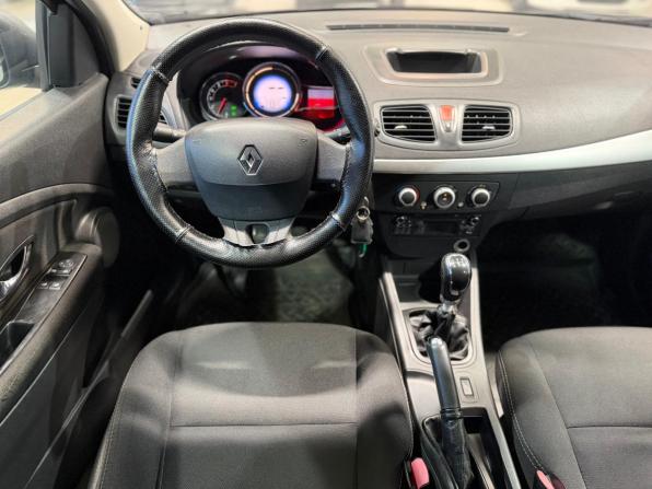 Renault Fluence I Рестайлинг с пробегом 2014 года, цена 749 000 рублей, 221131 км, седан, Автокод Объявления