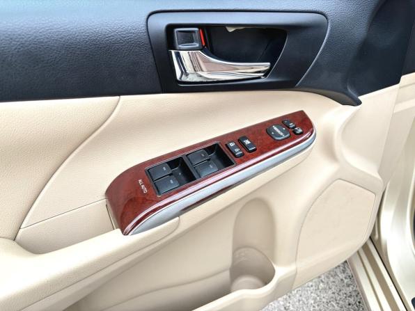 Toyota Camry VII (XV50) с пробегом 2012 года, цена 1 575 000 рублей, 240000 км, седан, Автокод Объявления