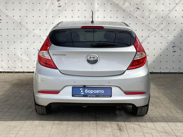 Hyundai Solaris I Рестайлинг с пробегом 2016 года, цена 900 000 рублей, 151816 км, хэтчбек, Автокод Объявления