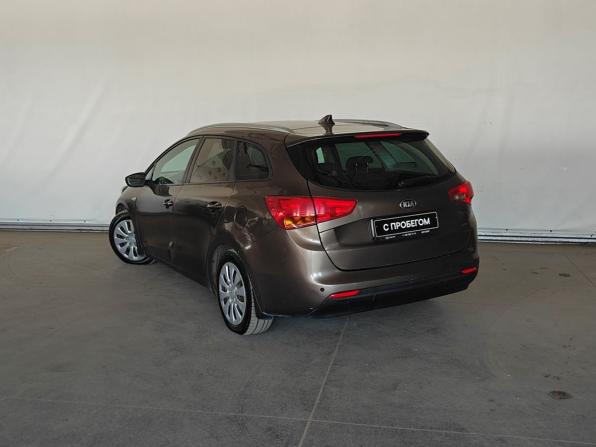 Kia Ceed II Рестайлинг с пробегом 2018 года, цена 1 080 000 рублей, 174000 км, универсал, Автокод Объявления