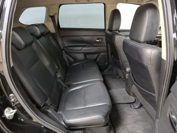 Mitsubishi Outlander III Рестайлинг 2 с пробегом 2017 года, цена 1 799 000 рублей, 196779 км, внедорожник, Автокод Объявления
