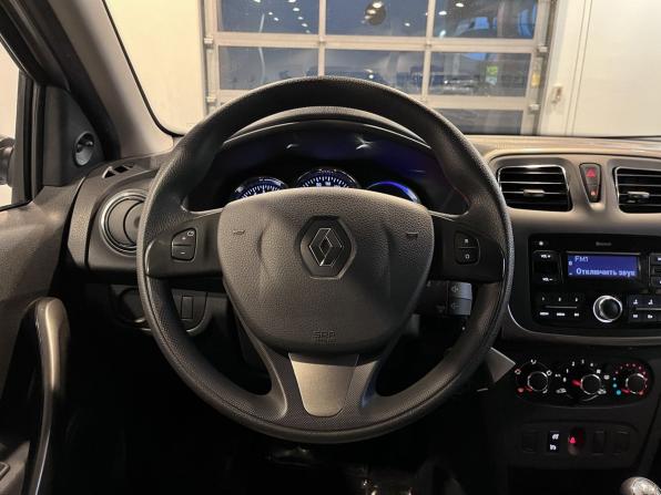 Renault Sandero II с пробегом 2017 года, цена 890 000 рублей, 94281 км, хэтчбек, Автокод Объявления