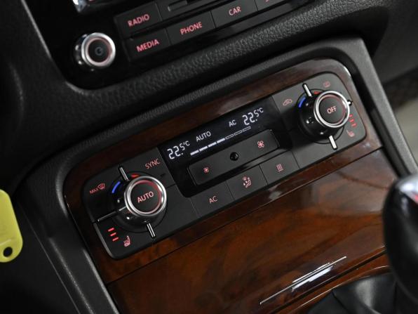 Volkswagen Touareg II с пробегом 2012 года, цена 1 899 000 рублей, 177000 км, внедорожник, Автокод Объявления