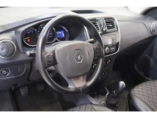 Renault Logan II с пробегом 2018 года, цена 829 000 рублей, 152000 км, седан, Автокод Объявления