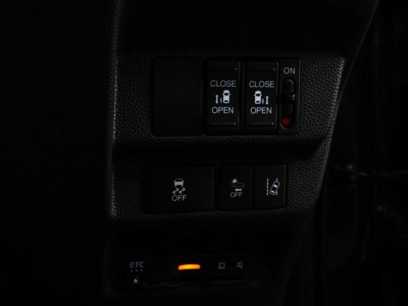 Honda Freed II Рестайлинг с пробегом 2021 года, цена 1 879 000 рублей, 54000 км, компактвэн, Автокод Объявления