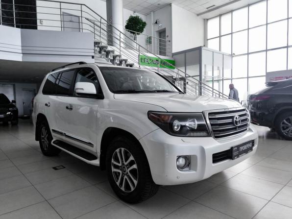 Toyota Land Cruiser 200 Series Рестайлинг 1 с пробегом 2015 года, цена 4 250 000 рублей, 250000 км, внедорожник, Автокод Объявления