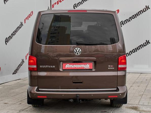 Volkswagen Multivan T5 Рестайлинг с пробегом 2012 года, цена 2 690 000 рублей, 212143 км, минивэн, Автокод Объявления