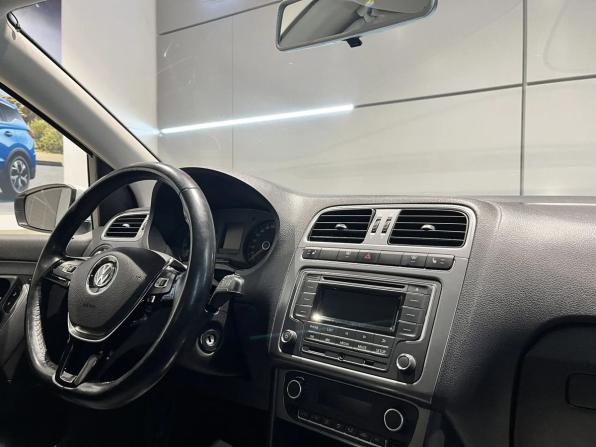 Volkswagen Polo V Рестайлинг с пробегом 2016 года, цена 1 199 000 рублей, 97000 км, седан, Автокод Объявления