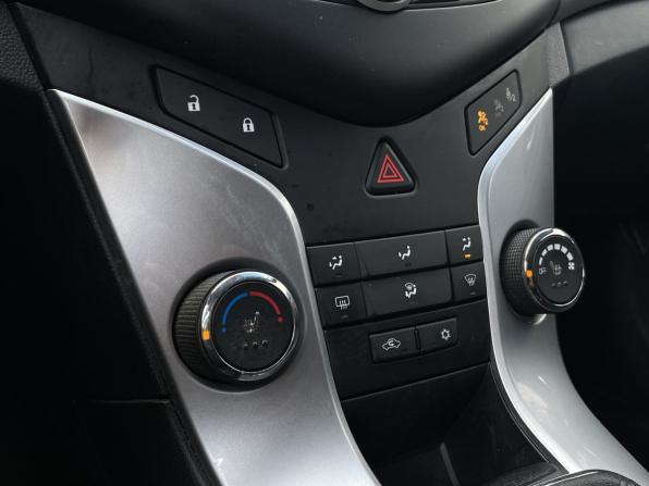 Chevrolet Cruze I с пробегом 2012 года, цена 530 000 рублей, 310402 км, седан, Автокод Объявления